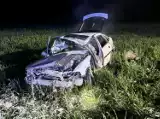 Nocny wypadek na DK 75 w Witowicach Dolnych. Osobówka dachowała, dwie osoby trafiły do szpitala