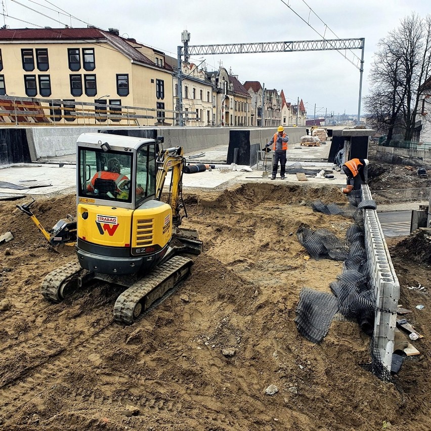 Kraków. Powstają nowe estakady kolejowe w Krakowie. Zobacz postęp prac [ZDJĘCIA]