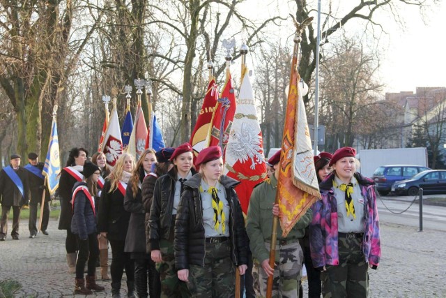 Tablica pamięci wysiedlonych mieszkańców powiatu międzychodzkiego - odsłonięta została 12 grudnia 2013 roku, w 74. rocznicę tych dramatycznych wydarzeń.