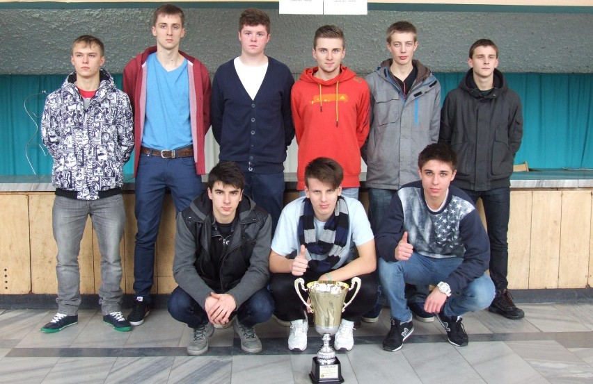 Chrzanów: Młodzieżowe halowe mistrzostwa piłkarskie zachodniej Małopolski na trzebińską nutę