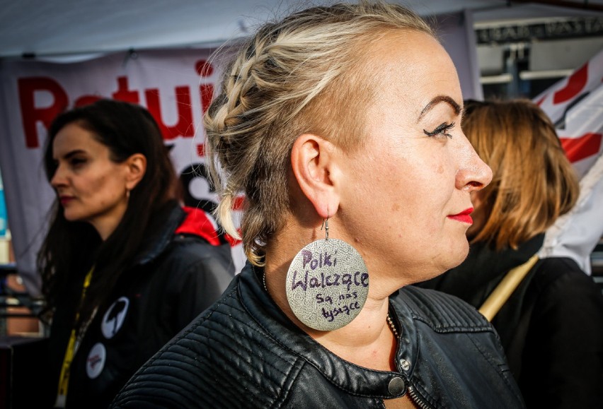 „Czarny Wtorek”. Demonstracja kobiet w Gdańsku [WIDEO,ZDJĘCIA]