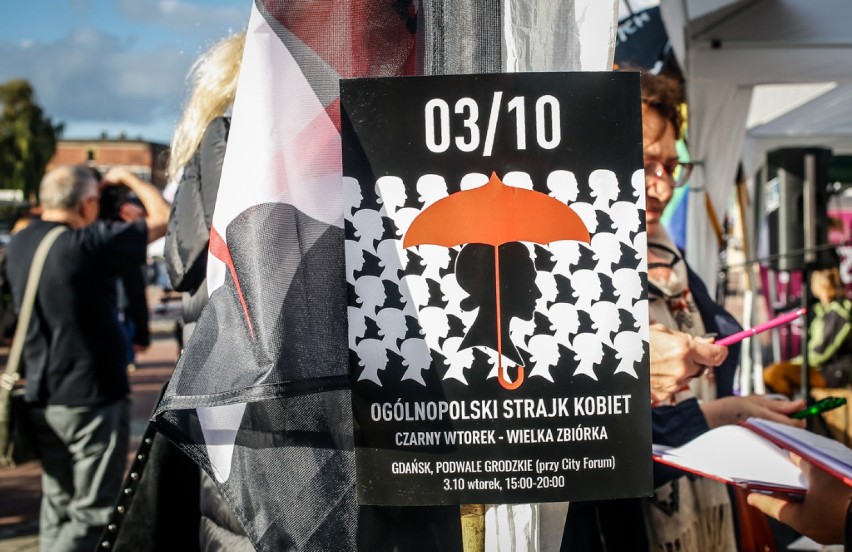 „Czarny Wtorek”. Demonstracja kobiet w Gdańsku [WIDEO,ZDJĘCIA]