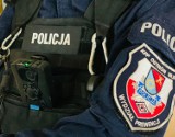 Kamery na mundurach policjantów. Maja chronić obywateli i funkcjonariuszy