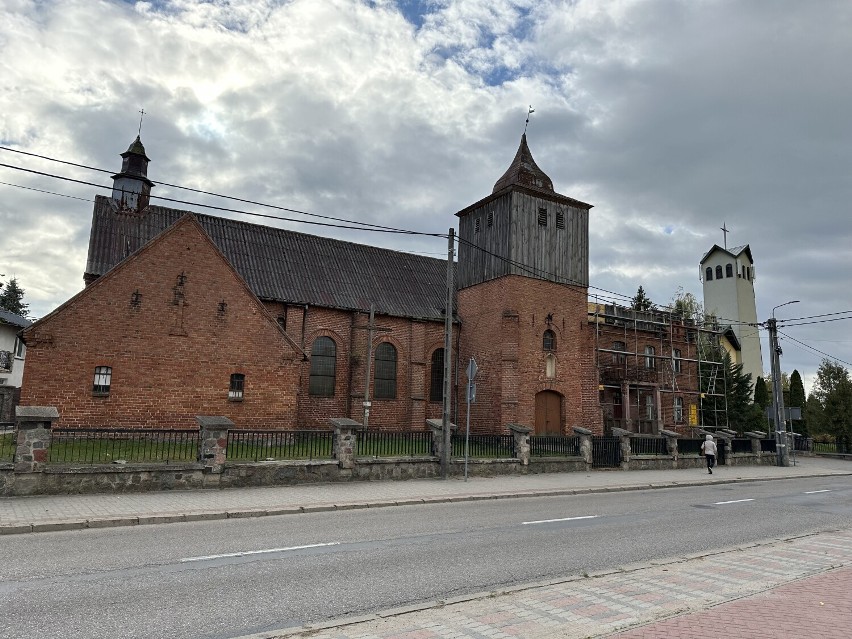 Rozpoczął się remont dachu na zabytkowym kościele w Rybnie (WIDEO I ZDJĘCIA)