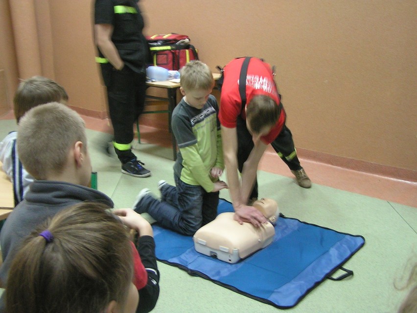 Kurs pierwszej pomocy dla uczniów z Blizanowa
