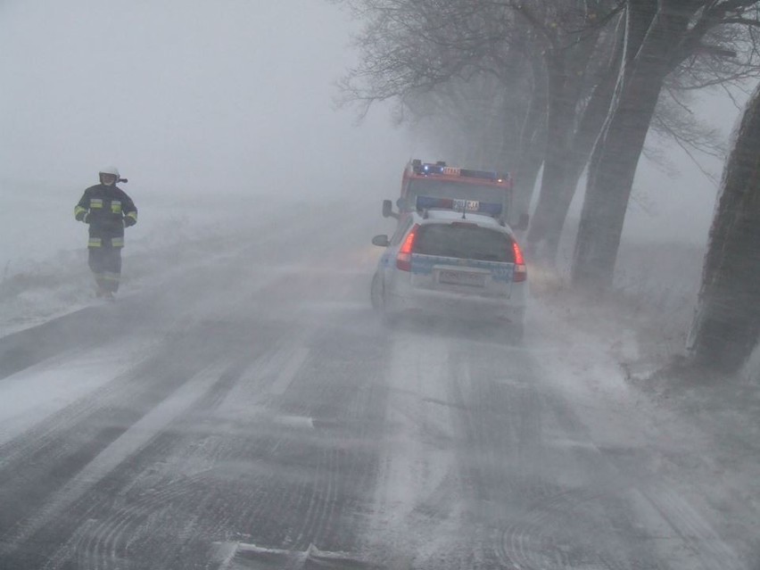 Wypadek na drodze Łebcz - Strzelno, orkan Ksawery 2013