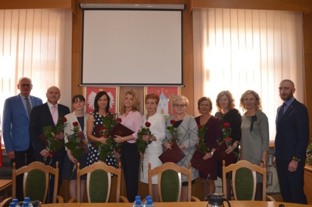 Nagrody i podziękowania dla nauczycieli w gminie Śmigiel