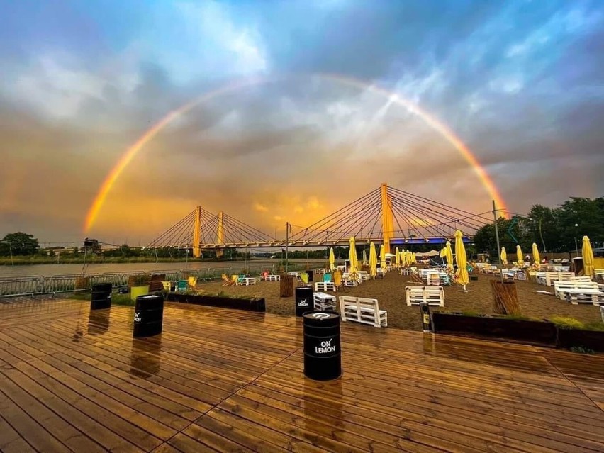 Piękne, sobotnie niebo nad Wrocławiem i efektowna tęcza [ZOBACZ ZDJĘCIA]