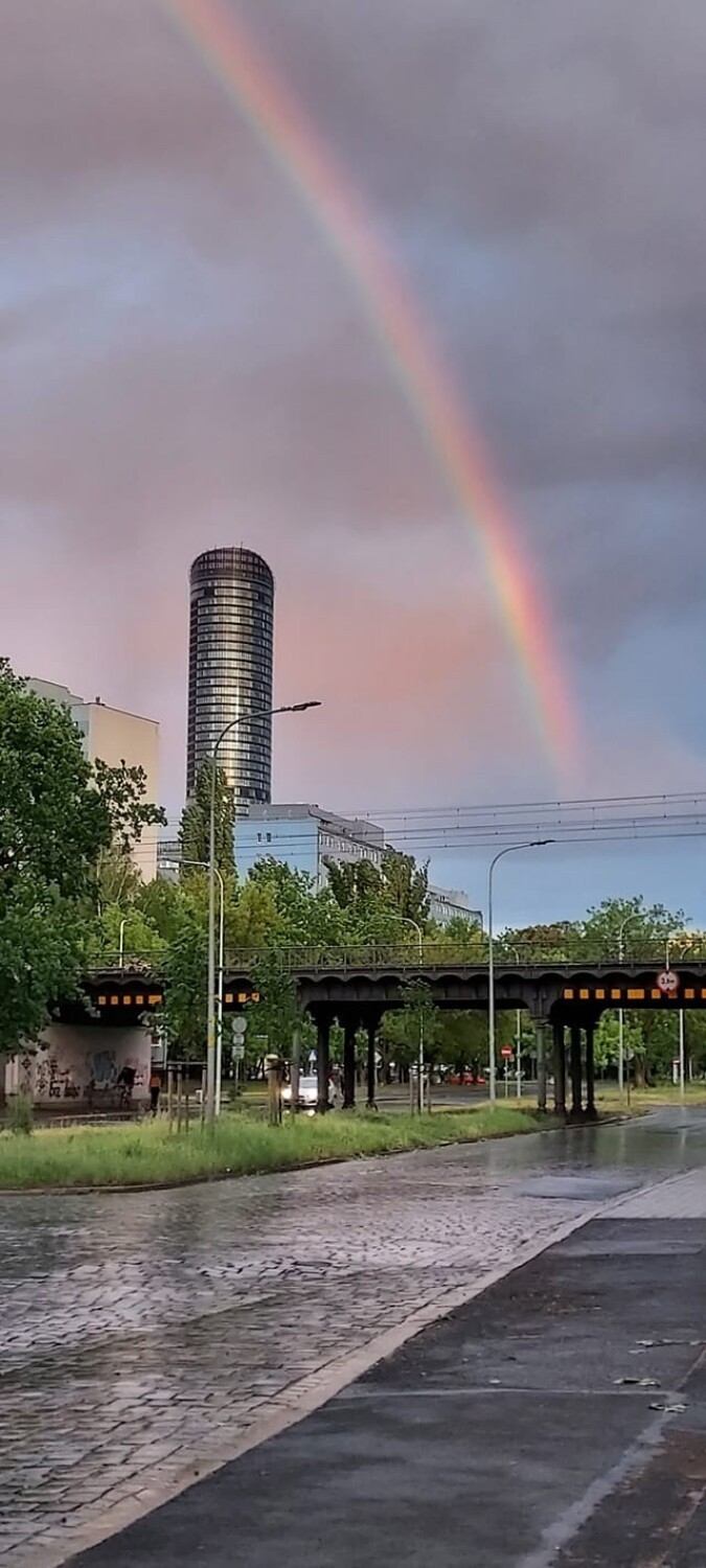 Piękne, sobotnie niebo nad Wrocławiem i efektowna tęcza [ZOBACZ ZDJĘCIA]