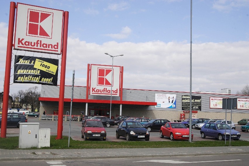 KAUFLAND 

Wielki Sobota, 20 kwietnia –  sklep czynny do...