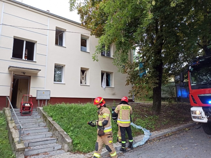 Pożar we Włodawie. Płonęło mieszkanie na parterze budynku wielorodzinnego