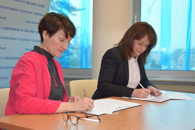Samorząd województwa przeznaczył 200 tys. zł na program in vitro. W piątek (1.03) w Urzędzie Marszałkowskim podpisano umowę z firmą InviMed z Poznania na realizację świadczeń.