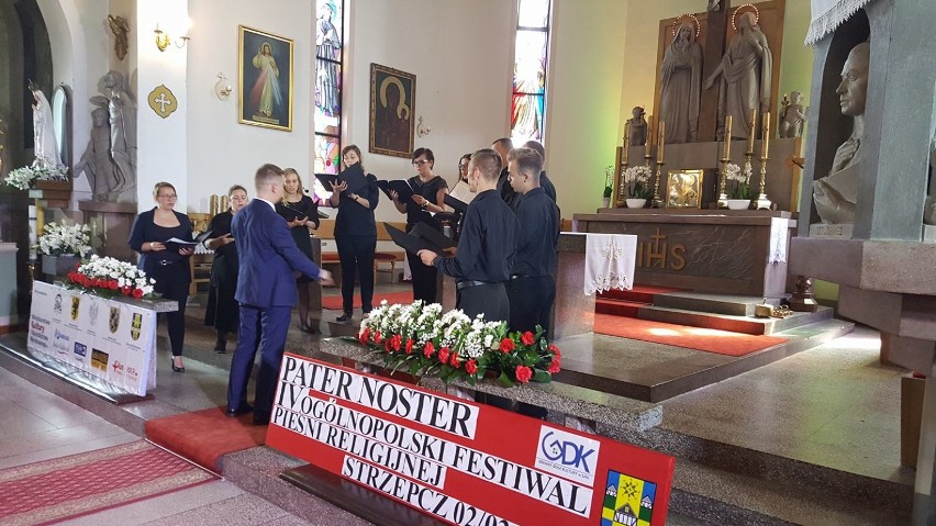 Chór Skowronki z Poznania zwycięzcą IV Ogólnopolskiego Festiwalu Pieśni Religijnej PATER NOSTER w Strzepcu [ZDJĘCIA]