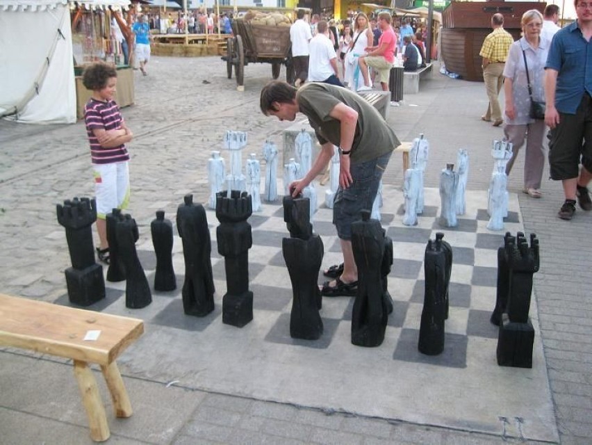 Uliczna gra w szachy. Fot. Roland Semik