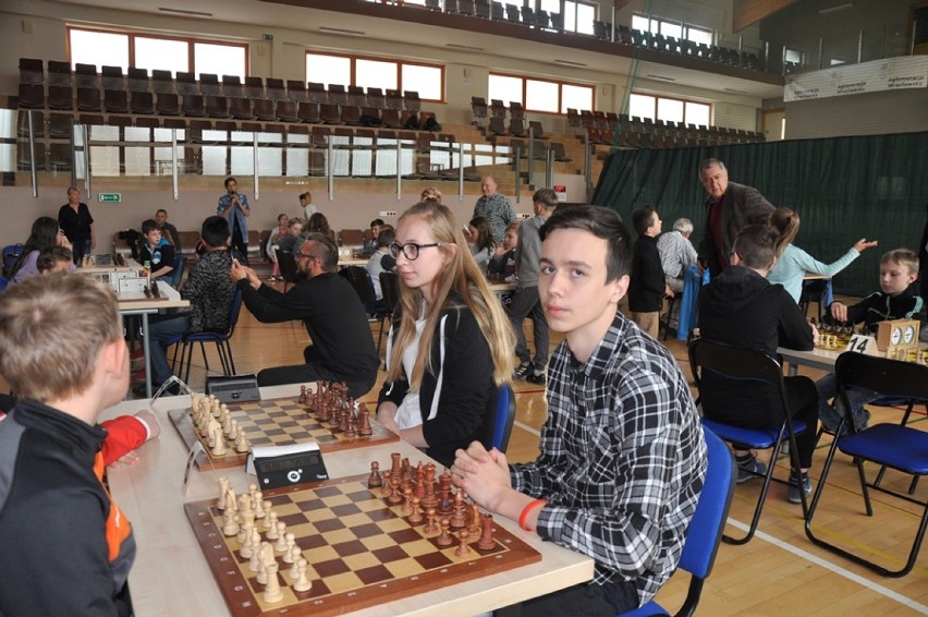 Świetnie zaprezentowali się sycowscy szachiści na turnieju w Krośnicach