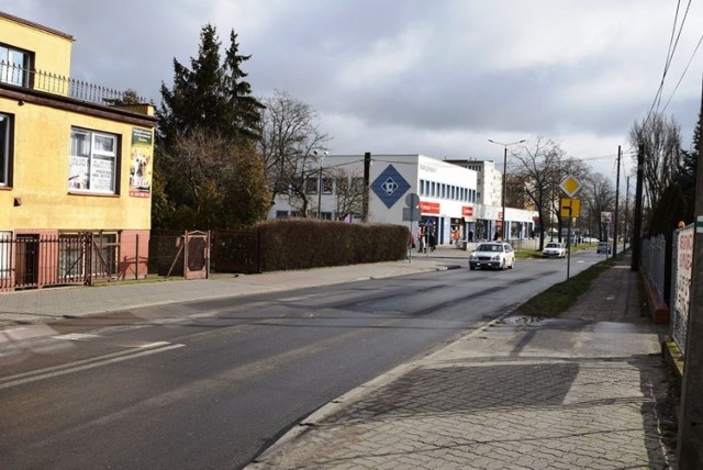 Dziś wjazd z ulicy Marulewskiej na skrzyżowanie z ulicą Szymborską i ulicą Andrzeja jest utrudniony, szczególnie przy dużym natężeniu ruchu.