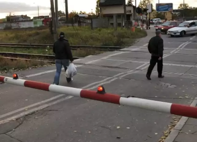 Przejazd kolejowy przez ul. Opolską zamknięty do 16 kwietnia. ...