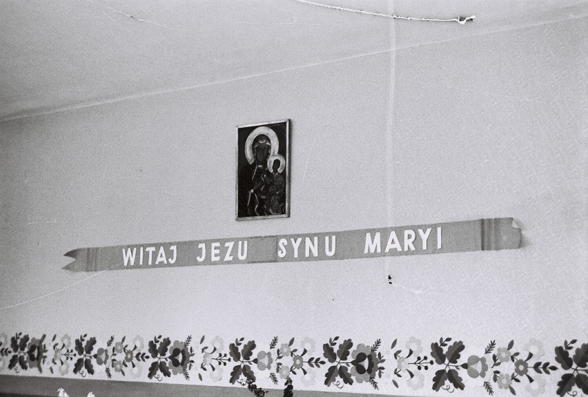 Pierwsza Komunia Święta w sieradzkiej kolegiacie w latach 60