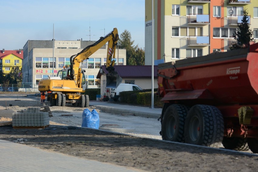 Ulica Ikara powinna być już gotowa. Prace jednak nadal trwają [zdjęcia]