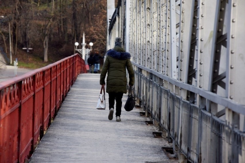 Zabytkowy most w Krośnie Odrzańskim ma zostać podniesiony....