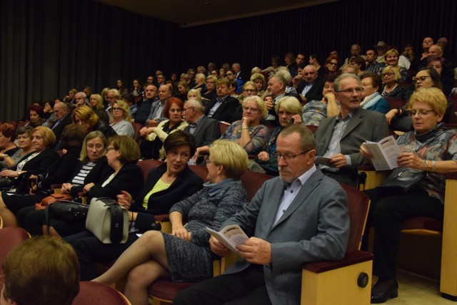 Filharmonia Kaliska. Koncert inauguracyjny z okazji jubileuszowego sezonu z Nancy Zhou w roli głównej