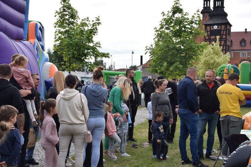 Dzień Dziecka 2022 w Kazimierzu Biskupim. Setki maluchów z rodzicami bawili się w Parku Kulturowym