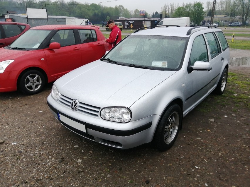 1. Volkswagen Golf. Silnik 1,6 benzyna+gaz, rok produkcji...