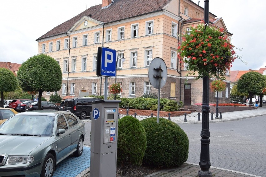 zbyt mało miejsc parkingowych w mieście