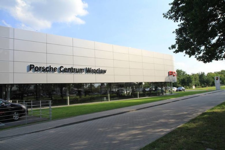 We Wrocławiu otworzono salon Porsche