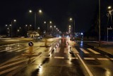 Biała Podlaska. 69-latek w Daewoo potrącił pieszego na pasach. Skupił uwagę na kobiecie przechodzącej przez przejście
