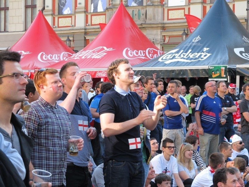 Wrocław: W poniedziałek kibice bawili się w strefie na Rynku (ZDJĘCIA)