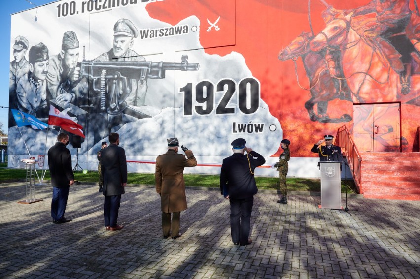 Fotorelacja z odsłonięcia muralu „Bitwy Warszawskiej 1920”