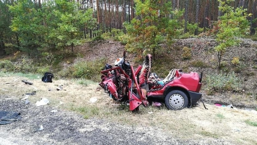 Śmiertelny wypadek koło Radomska. 4 osoby zginęły w...