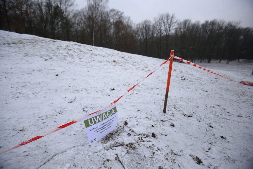 9.01.2021. Zamknięty tor saneczkowy w parku Kościuszki w...