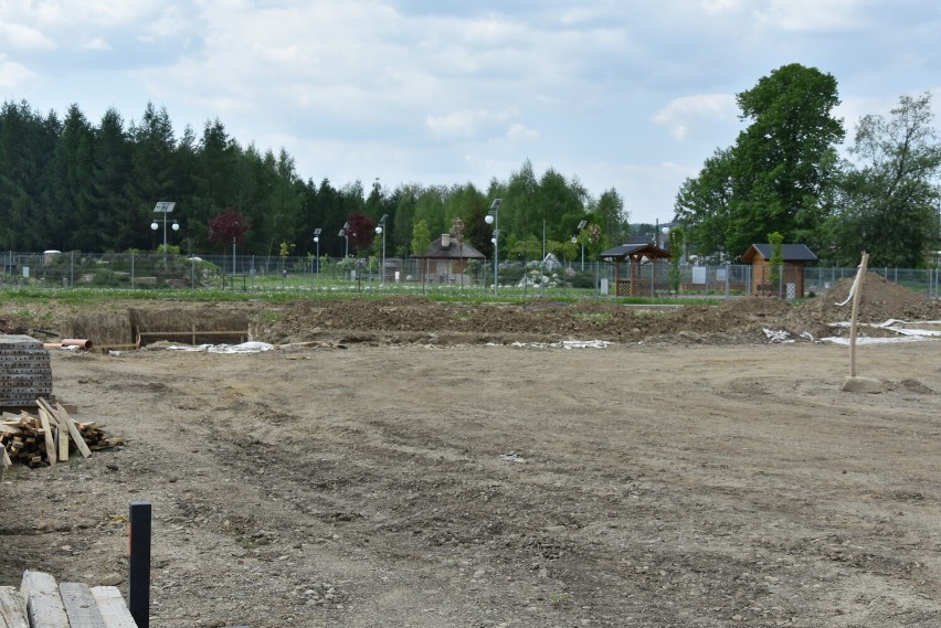 Bobowa. Amfiteatr przy Zielonej. Budowa trwa. Na razie to plac budowy, ale już za rok obejrzymy tam pierwsze występy [ZDJĘCIA]