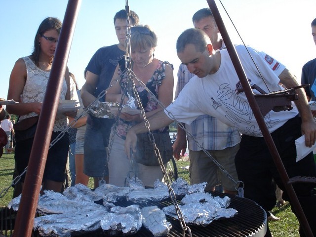 W niedzielę na kąpielisku miejskim w Opolu Lubelskim odbył się piknik pod hasłem "Teraz Pstrąg"