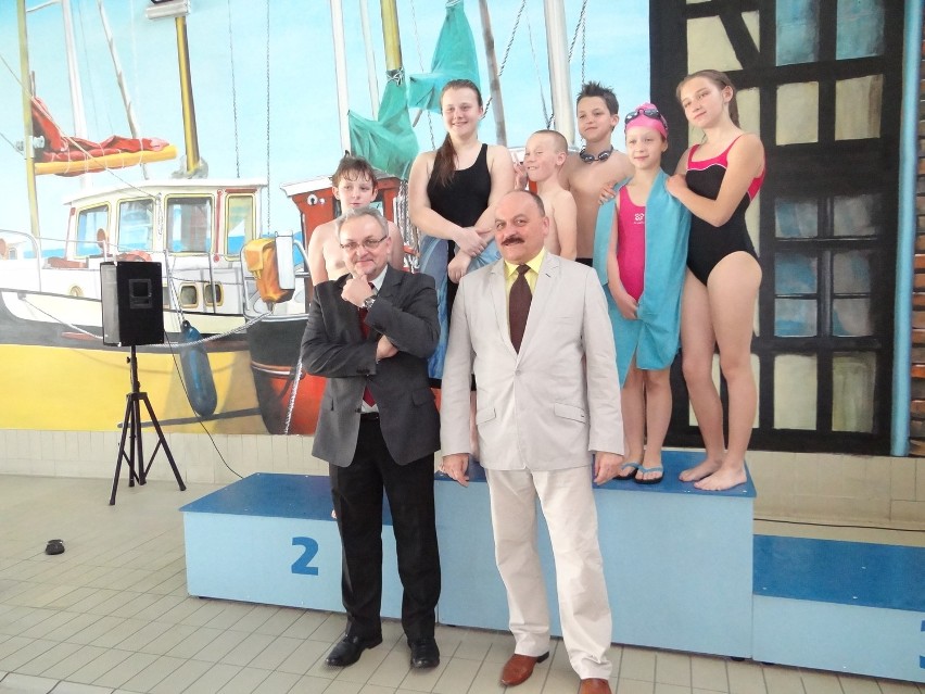 Tarnowskie Góry: Pływackie mistrzostwa uczniów o puchar burmistrza [ZDJĘCIA+WYNIKI]