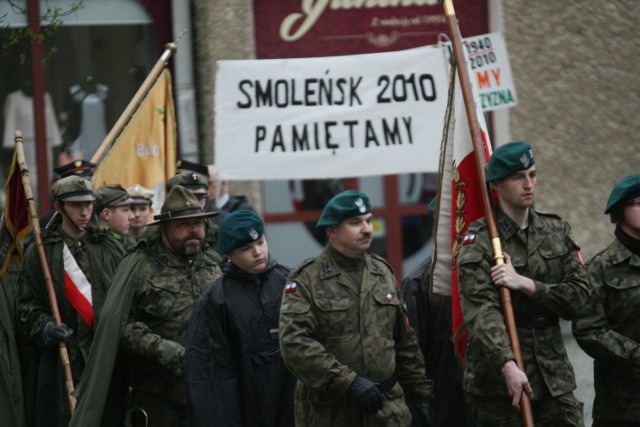 Rozpoczyna się zbiórka na pomnik ofiar katastrofy smoleńskiej. Staną na Krakowskim Przedmieściu?