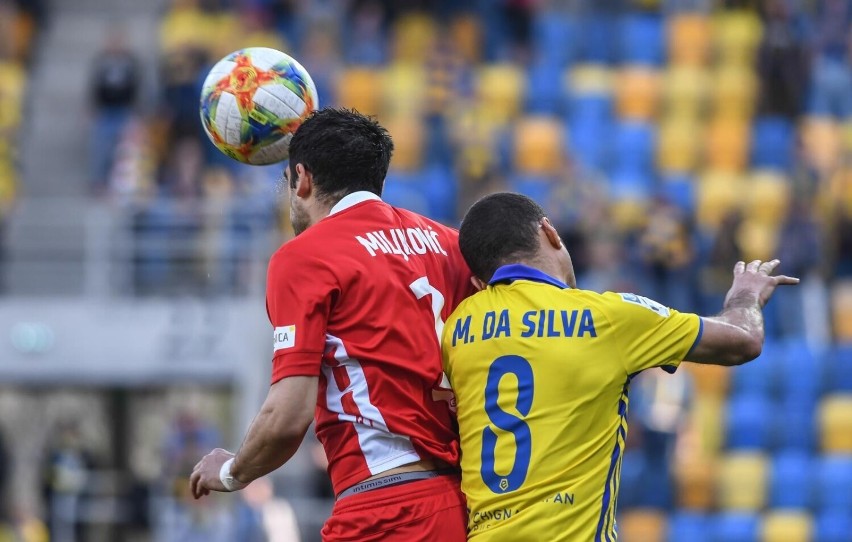 Marcus da Silva w meczu Arki Gdynia z  Miedzią Legnica...