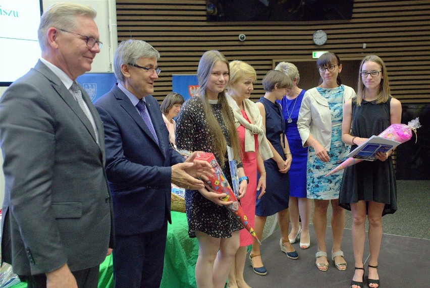 Konkurs "Sto lat UAM". Wśród laureatów uczniowie z naszego regionu. ZDJĘCIA, WYNIKI