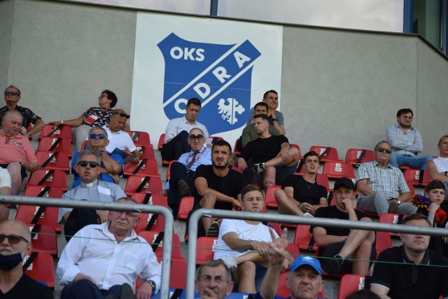 Kibice Odry Opole chętnie skorzystali z możliwości wybrania się na mecz 31. kolejki Fortuna 1 Ligi z Wigrami Suwałki. Zobaczcie, jak wspierali opolską drużynę na stadionie przy ul. Oleskiej.
