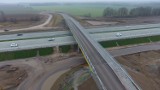 Budowa autostrady A1 Piotrków - Kamieńsk z lotu ptaka. Wkrótce finał budowy - ZDJĘCIA