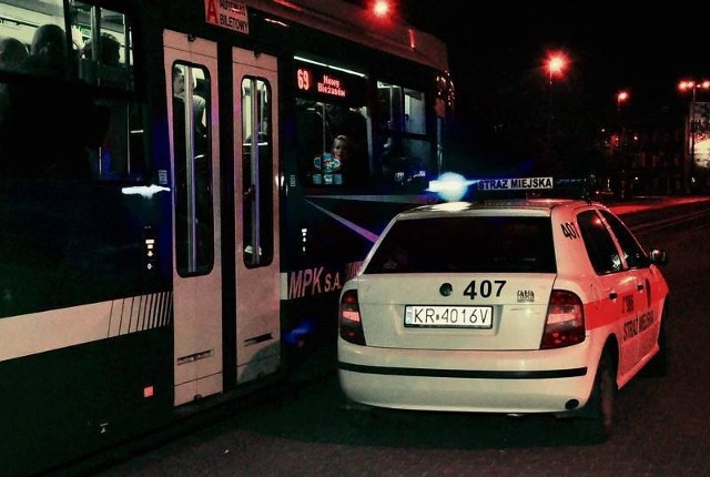 16 strażników miejskich pilnowało bezpieczeństwa w tramwajowych linii nocnych w miniony weekend