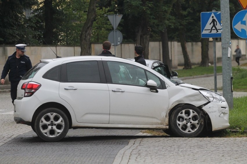 Wypadek na ulicy Grabskiego w Legnicy.
