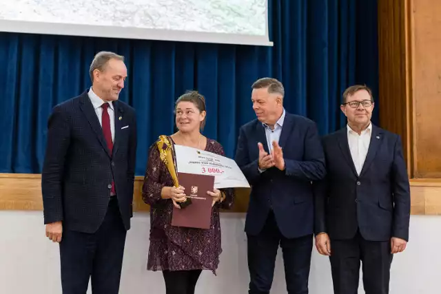 Podczas uroczystej gali konkursu Piękna Wieś Pomorska 2022 nie zabrakło nagród dla reprezentantów powiatu malborskiego