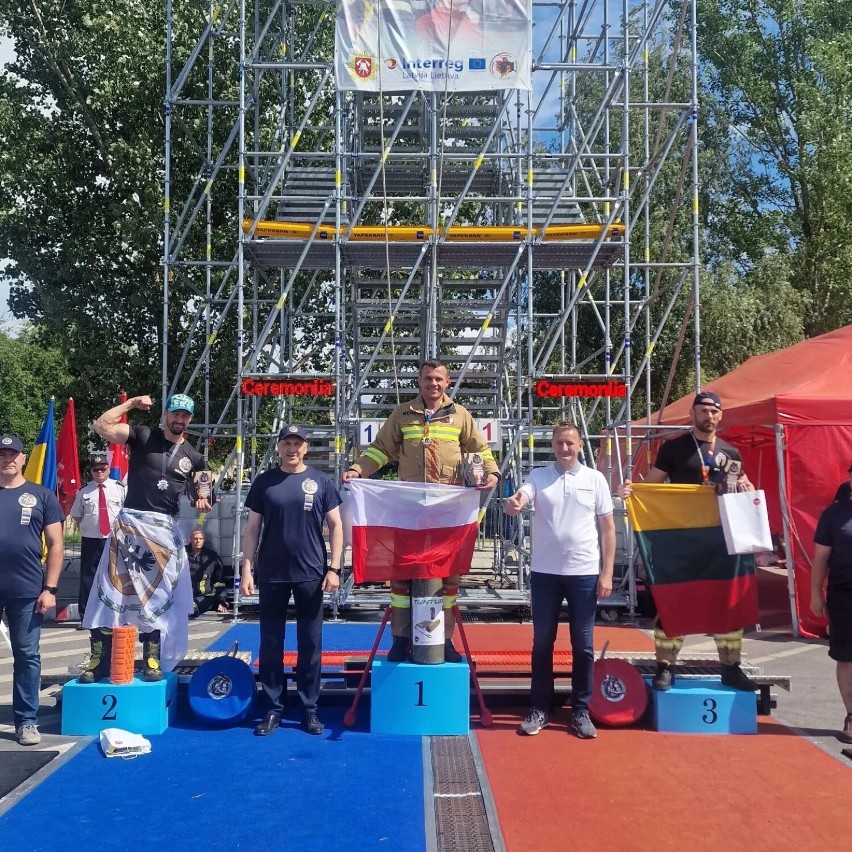 Chełm. Niesamowity strażak Rafał Bereza znowu bije rekordy. Z Litwy przywiózł kolejne złote medale