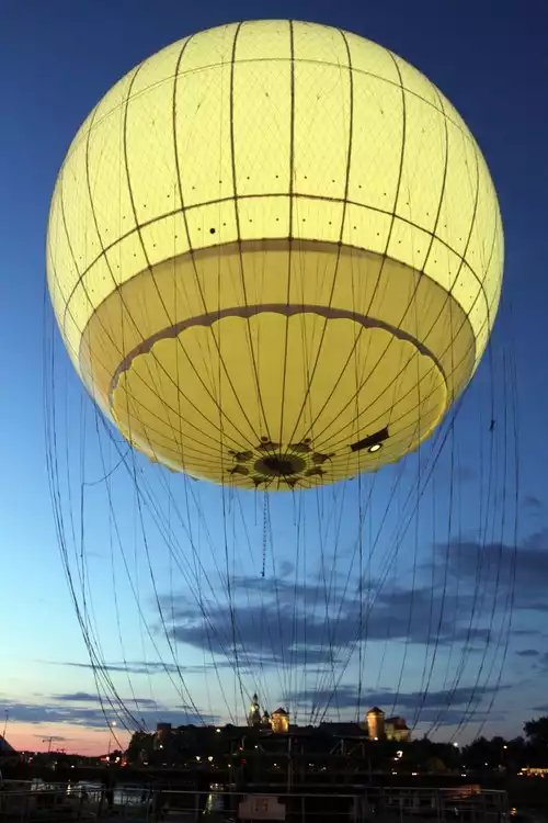 Balon jest atrakcją wiślanych bulwarów