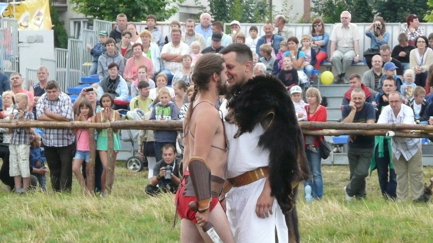 Walki wojów i gladiatorów. Trwa Europejskie Święto Bursztynu