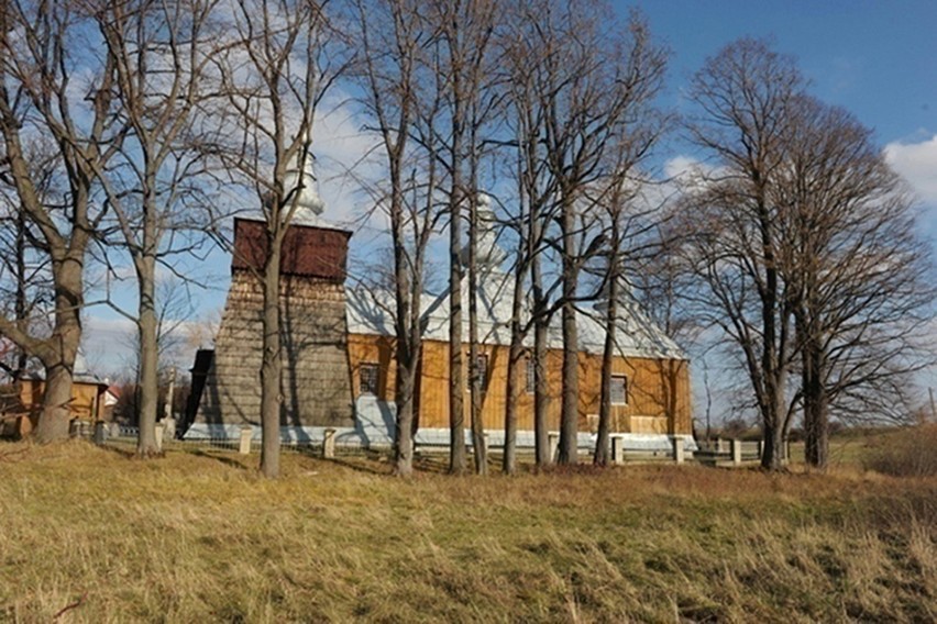 Cerkiew w Pielgrzymce od lat niszczą drewnojady. By ją ocalić, potrzebne są pieniądze. Proboszcz prosi o pomoc [ZDJĘCIA]