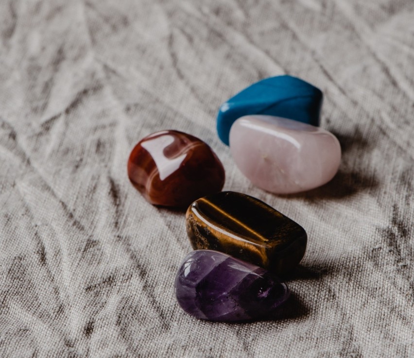 Kamienie szlachetne mają swoją magiczną moc. Są amuletem,...